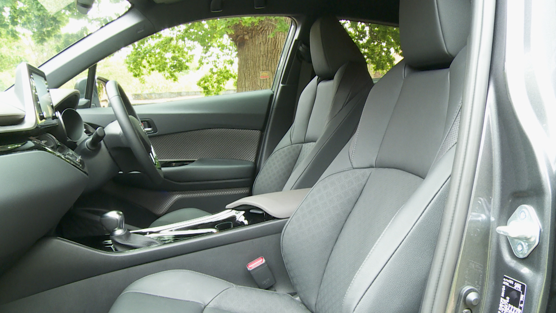 2.0 Hybrid Design 5dr CVT
